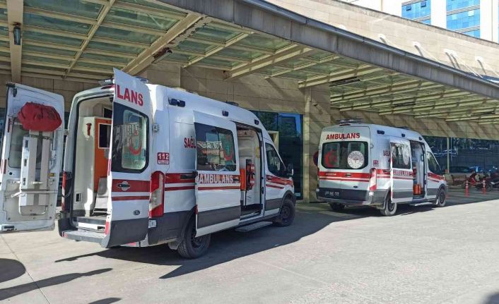 Bıçaklı kavgada 14 yaşındaki çocuk öldü