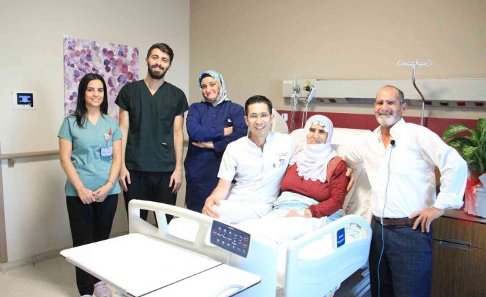 Böbreğinde 8 santimlik tümör bulunan hasta Şehir Hastanesinde sağlığına kavuştu
