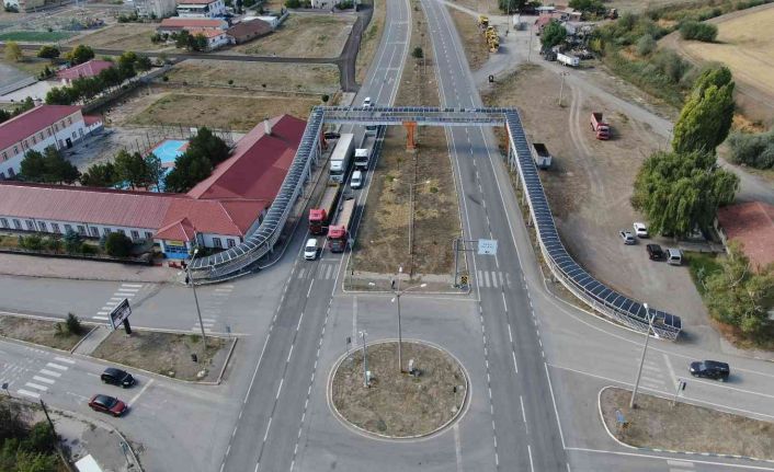 Bu kez engelli vatandaşları değil, sağlıklı vatandaşları unuttular, 20 metrelik mesafe için 200 metre yürüyorlar