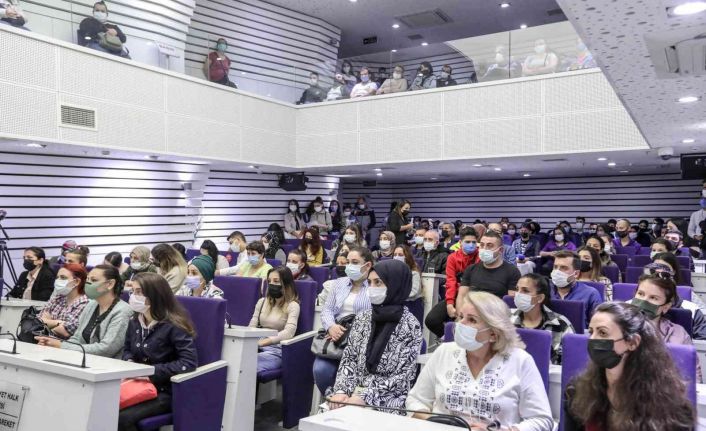 Buca’daki istihdam masası ocak ayından bu tarafa 430 kişiyi iş sahibi yaptı