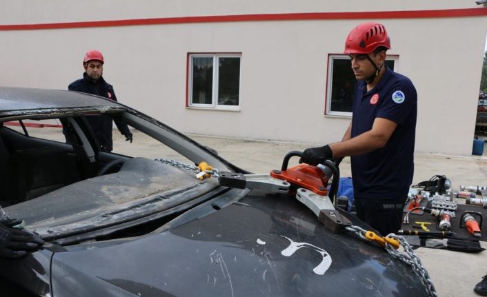Büyükşehir’in kurtarma timleri eğitimlerini sürdürüyor