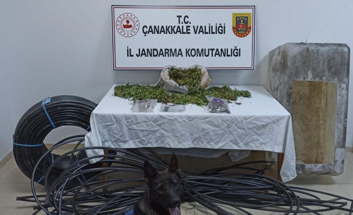 Çanakkale’deki uyuşturucu operasyonunda 4 kilo 592 gram esrar maddesi ele geçirildi