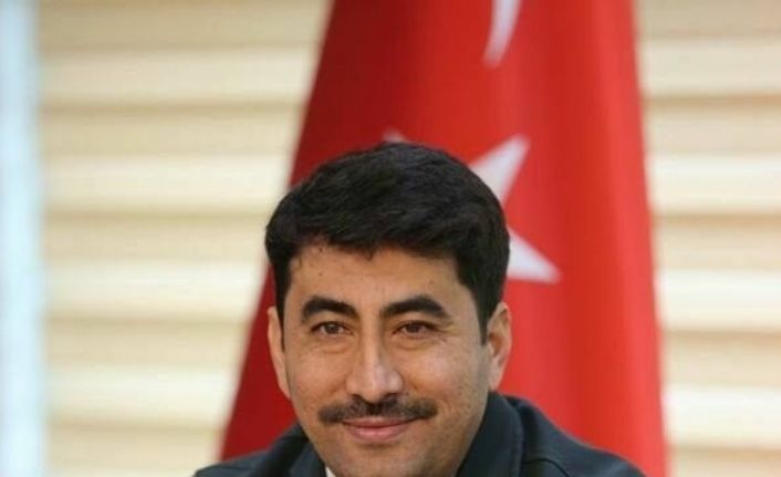 Çelik: “Kamuda çalışan işçilerin yemek ücretlerinde yapılan düzenlemeyi önemli buluyoruz”