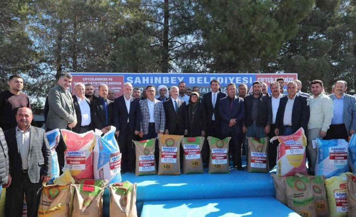 Çiftçilere son 6 ayda 7 bin kamyonluk tohum ve gübre desteği