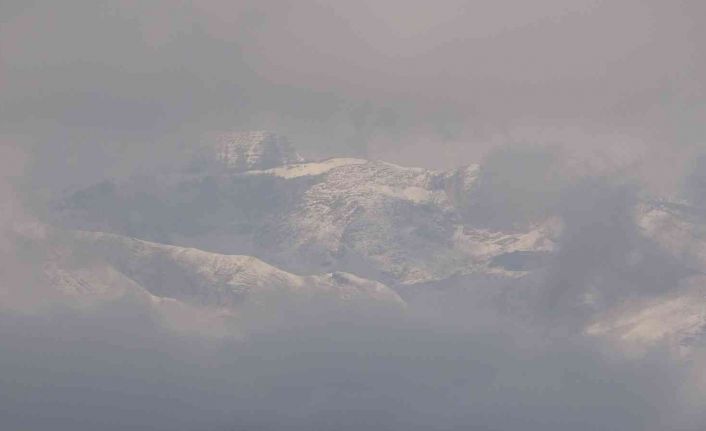Cilo Dağı beyaza büründü