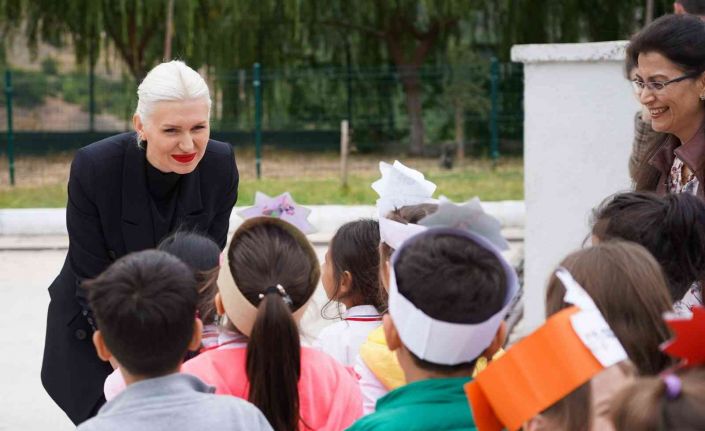 Çocuklar Sokak Hayvanları Tedavi ve Rehabilitasyon Merkezine akın etti