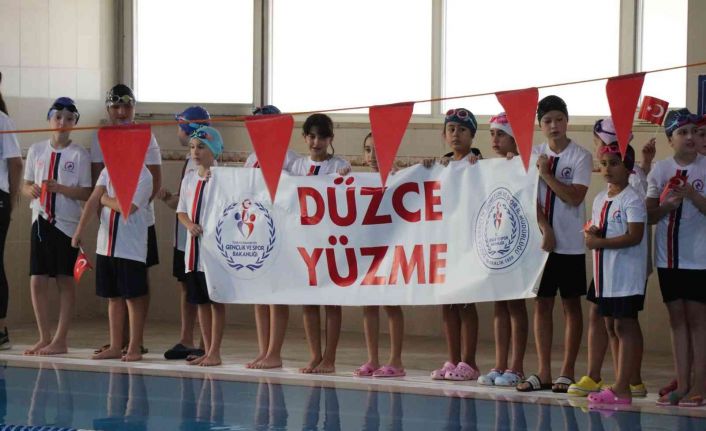 Cumhuriyeti yüzerek kutladılar