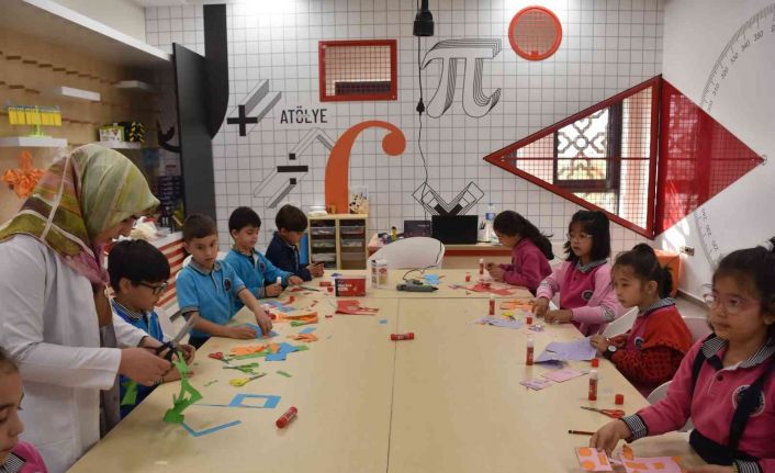 Deneyap atölyeleri Türkiye’nin geleceğine yön verecek gençler yetiştiriyor