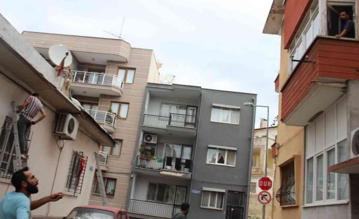 ’Devlet işi yapıyoruz’ diye evlere girdiler, mahalle sakinlerini isyan ettirdiler