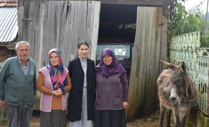 Düğün hediyesi olarak verilen eşeğe bebek gibi bakan aileye Kaymakam Kazanasmaz’dan ziyaret