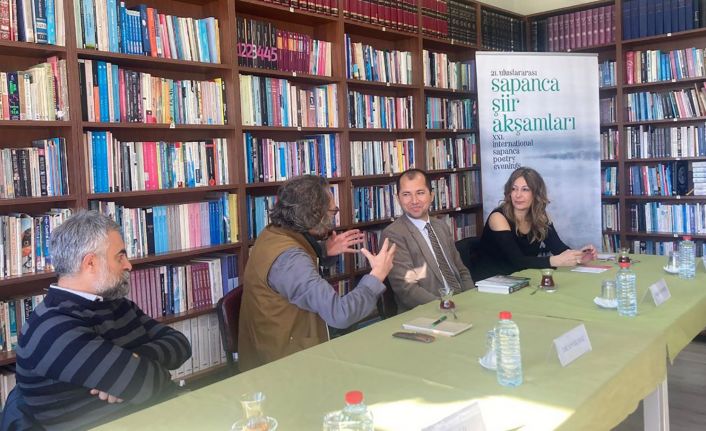 Dünya şairleri liselerde şiiri konuştu