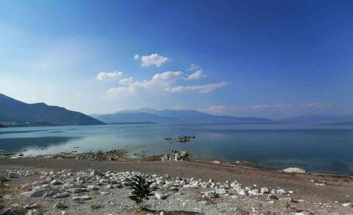 Eğirdir Gölü su kotunda bir hafta içerisinde 10 santimetre düşüş yaşandı