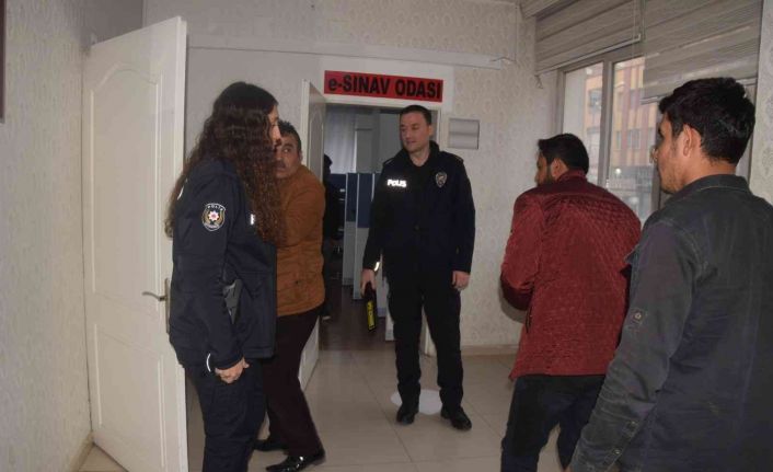 Ehliyet sınavında joker operasyonu: 5 gözaltı