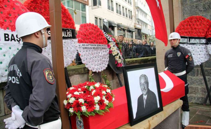 Giresun eski milletvekili ve Sağlık Bakanlığı müsteşarı Ergun Özdemir’e son görev