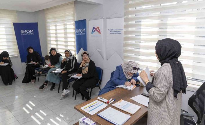 Göçmenler Türkçe öğreniyor: Sosyal Uyum Merkezinde Türkçe kursları başladı