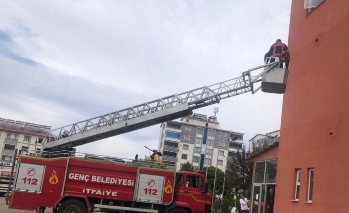 Hastane personeli deprem tatbikatına katıldı