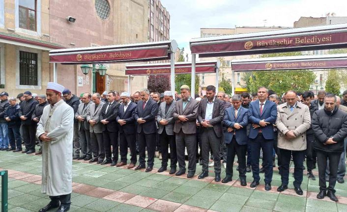 Hayatını kaybeden işçiler için Eskişehir’de hatim okutulup gıyabi cenaze namazı kılındı