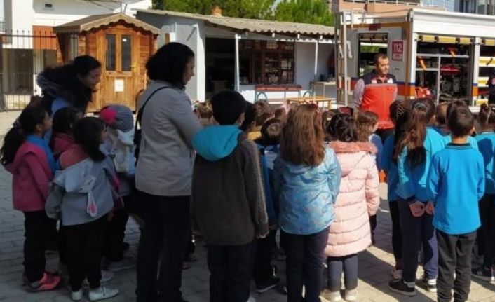 İlkokul öğrencilerine yangın ve afet eğitimi