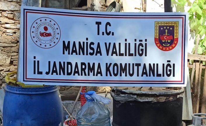 Jandarmadan Salihli’de kaçak rakı ve şarap operasyonu