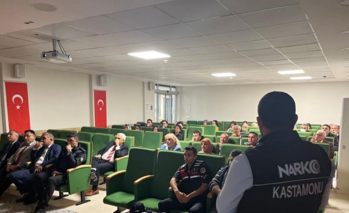 Kastamonu’da bir haftada 827 kişiye “En İyi Narkotik Polisi Anne" eğitimi verildi