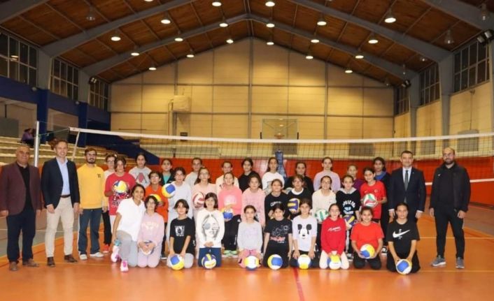 Kaymakam gençlere sporun faydalarını anlattı