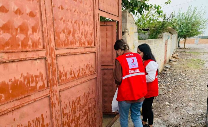Kızılay’dan 850 kişiye giyim yardımı