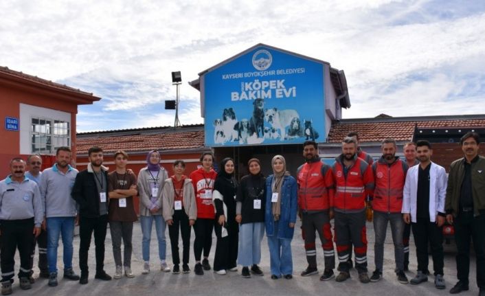 Kocasinan Belediyesi’nin küçük dostlar çalışmalarına üniversiteli öğrencilerinden destek