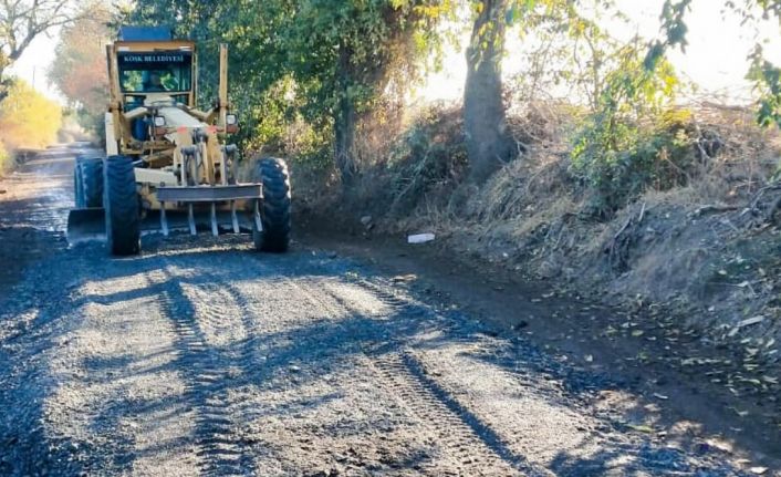 Köşk’te bahçe yolları düzenleniyor