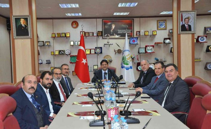 Kosova Kalkınma Bakanı Fikrim Damka Erzurum Ticaret Borsasını  ziyaret etti