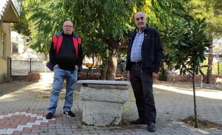 Köy meydanındaki tarihi taş 2 bin yıllık şampiyonu ortaya çıkardı