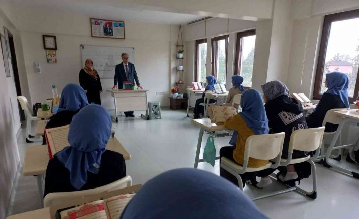 Kurslarda yürütülen çalışmalar incelendi