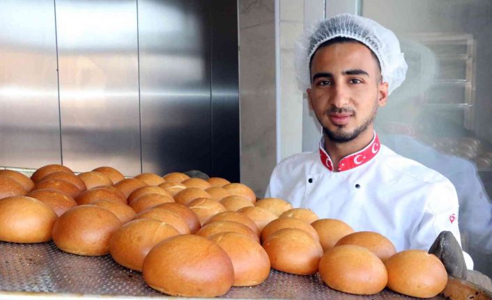 Lise öğrencileri günde 4 bin 850 adet ekmek üretiyor