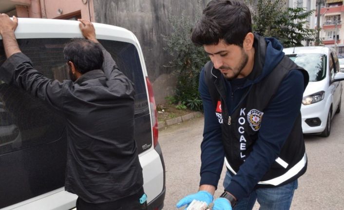 Mal ve hizmet satmak suretiyle halkı rahatsız eden şahıslara ve dilencilere yönelik uygulama gerçekleştirildi