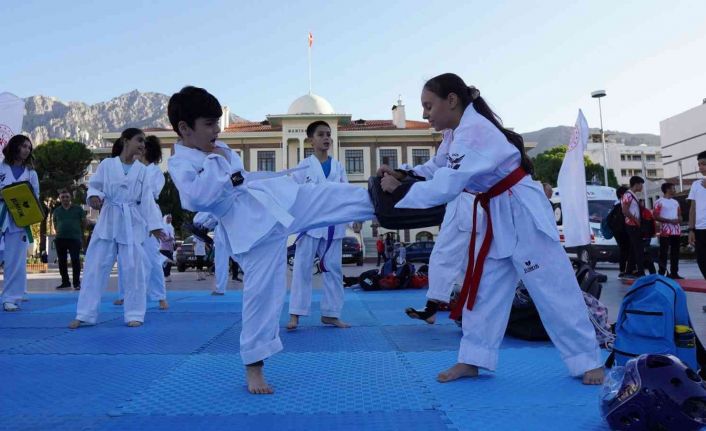 Manisa’da Amatör Spor Haftası renkli etkinliklerle başladı