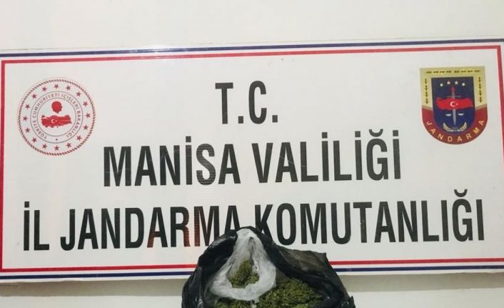 Manisa’da durdurulan otomobilden esrar çıktı