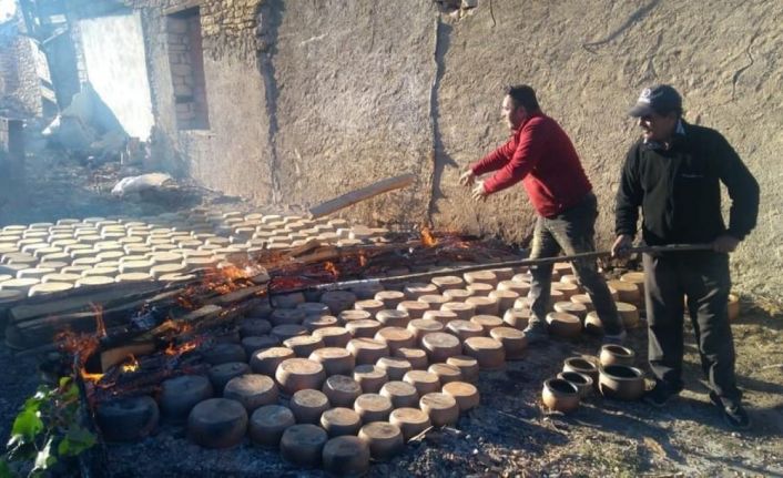 Mihalıççık Halk Merkezi atölyesinde tescilli “Sorkun Çömleği” pişirildi