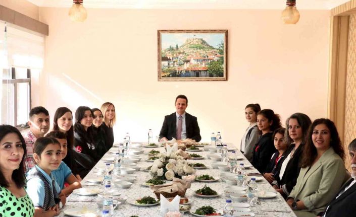 Muğla il Milli Eğitim Müdürü Çay, bilim yarışması finalisti öğrencileriyle bir araya geldi