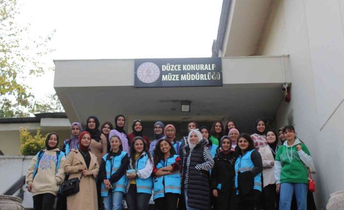 Öğrenciler arkeoloji müzesini gezdi