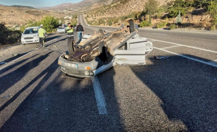 Otomobilin arkadan çarptığı araç takla attı: 2 yaralı