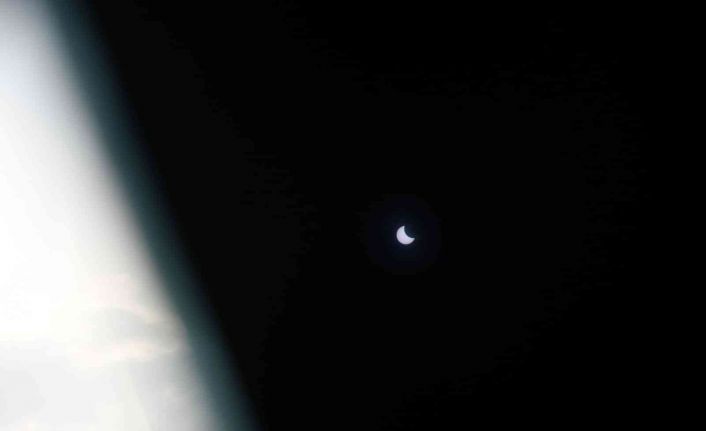 Parçalı Güneş tutulmasına Pakistan’da yoğun ilgi