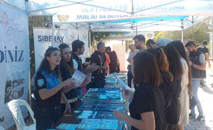 Polisten üniversite öğrencilerine bilgilendirme