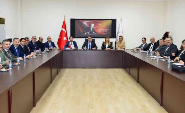 Rektör Özölçer, FEDEK üyeleriyle değerlendirme toplantısı yaptı
