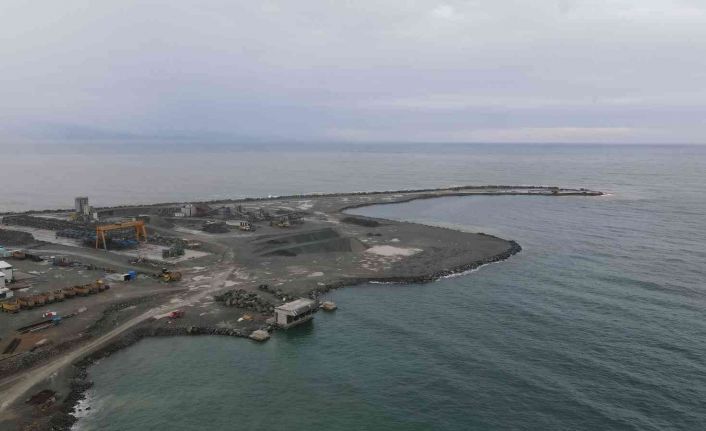 Rize Valisi Çeber: "Lojistik Merkez Rize’yi en önemli ticaret merkezlerinden biri yapacak"