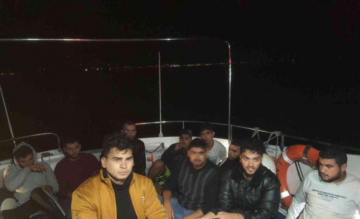 Sahil Güvenlik radarı tespit etti, 10 düzensiz göçmen kurtarıldı