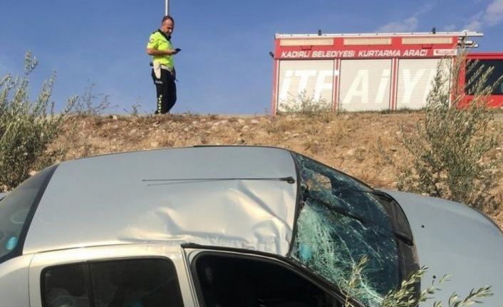 Şarampole devrilen otomobilin sürücüsü yaralandı