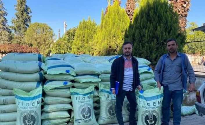 Sarıgöl’de çiftçilere buğday tohumu desteği