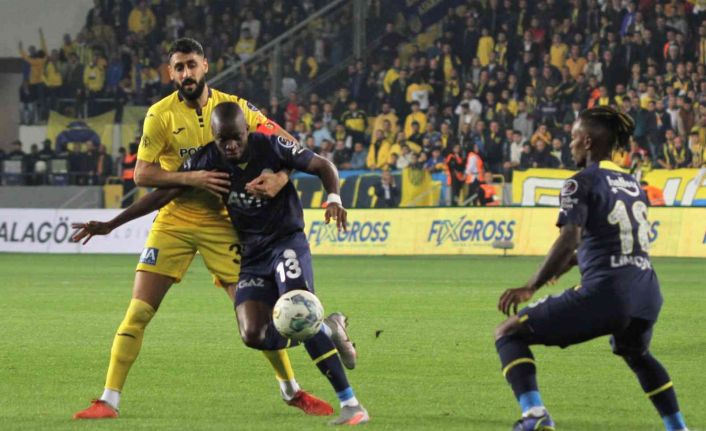 Spor Toto Süper Lig: MKE Ankaragücü: 0 - Fenerbahçe: 1 (Maç devam ediyor)