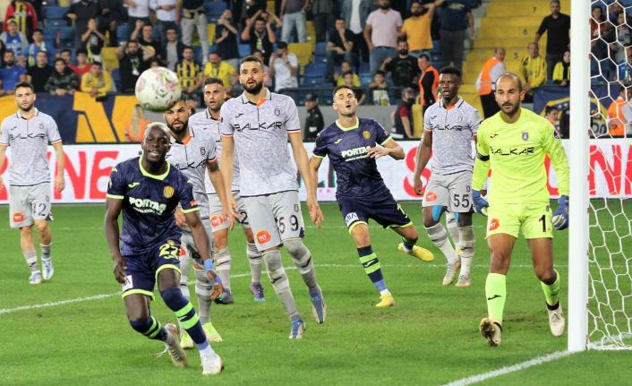 Spor Toto Süper Lig: MKE Ankaragücü: 1 - M. Başakşehir: 2 (Maç sonucu)