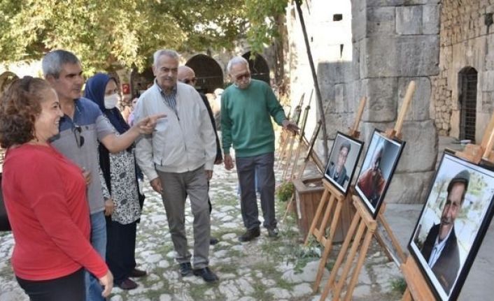 Tarihi Taşhan fotoğraflarla gülümsedi