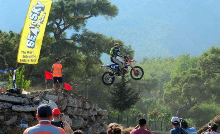 Turizm merkezi Kemer, spor turizminde de ilgi odağı oldu